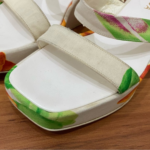 ESCADA White Floral Tropical Beach Wedge Sandals Size 35 1/2 (6-6.5) - Picture 12 of 16